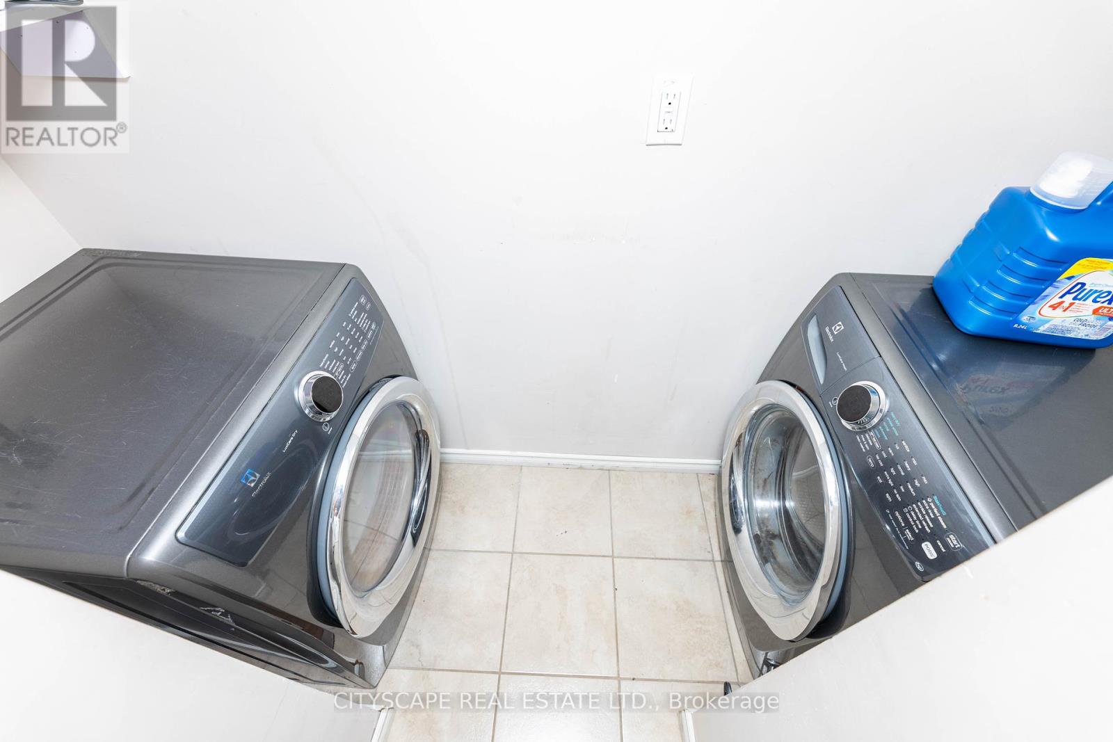 875 Oasis Drive, Mississauga, Ontario  L5V 0C6 - Photo 47 - W12449793