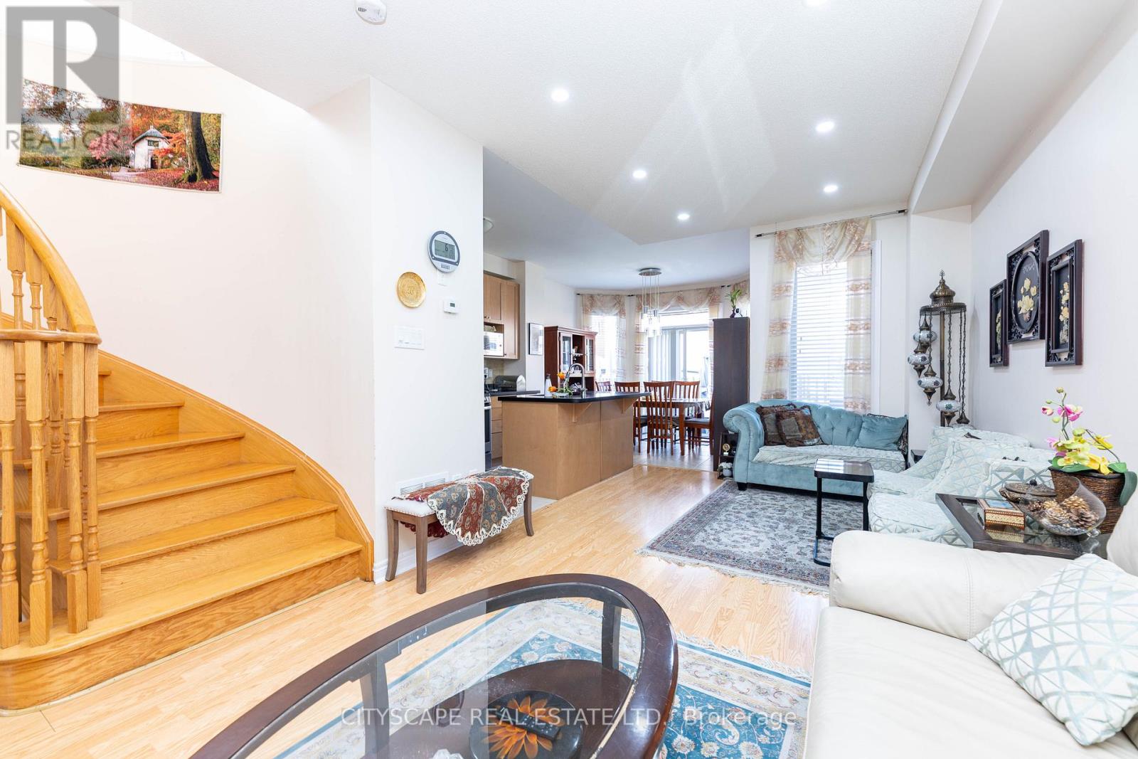 875 Oasis Drive, Mississauga, Ontario  L5V 0C6 - Photo 8 - W12449793