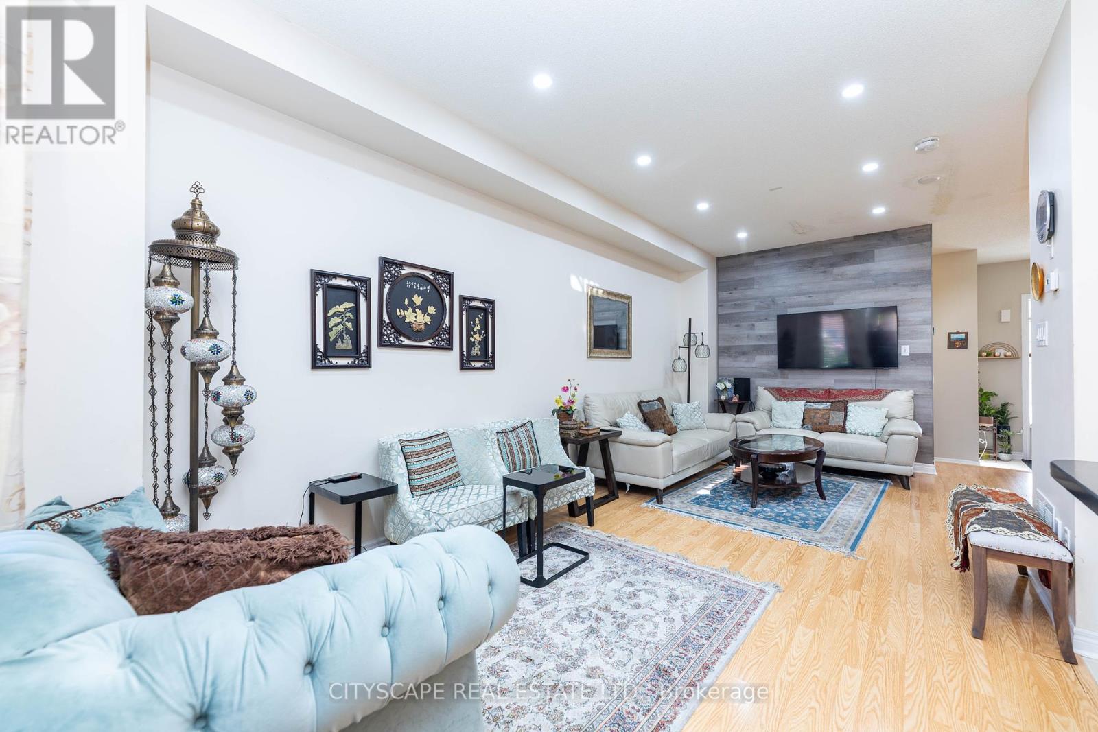 875 Oasis Drive, Mississauga, Ontario  L5V 0C6 - Photo 9 - W12449793
