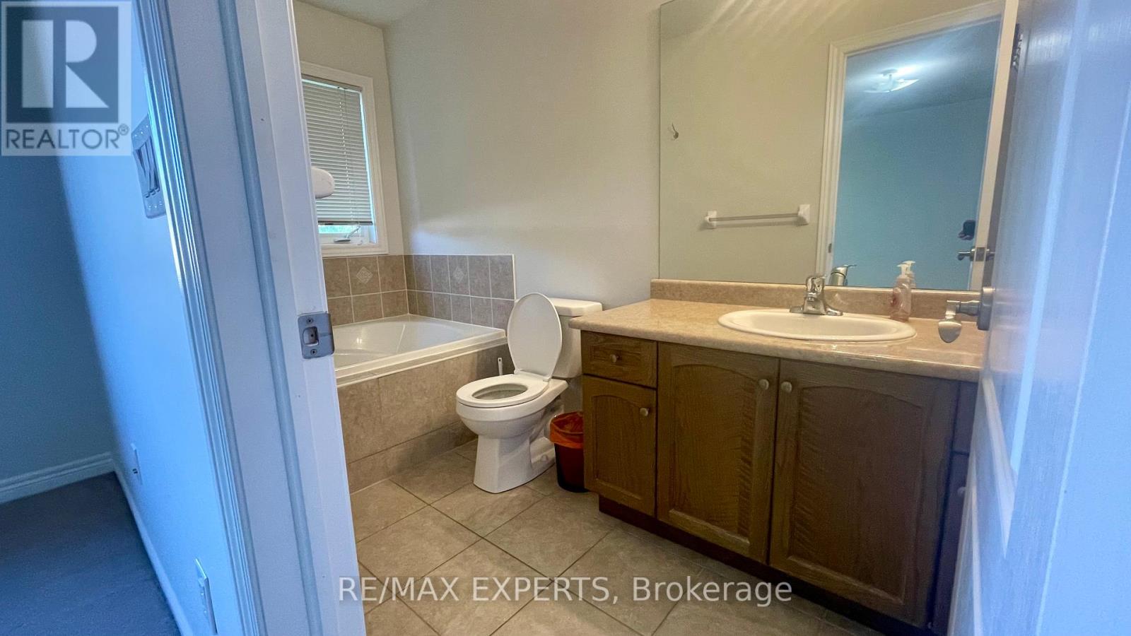67 Clearfield Drive, Brampton, Ontario  L6P 3J4 - Photo 19 - W12449846