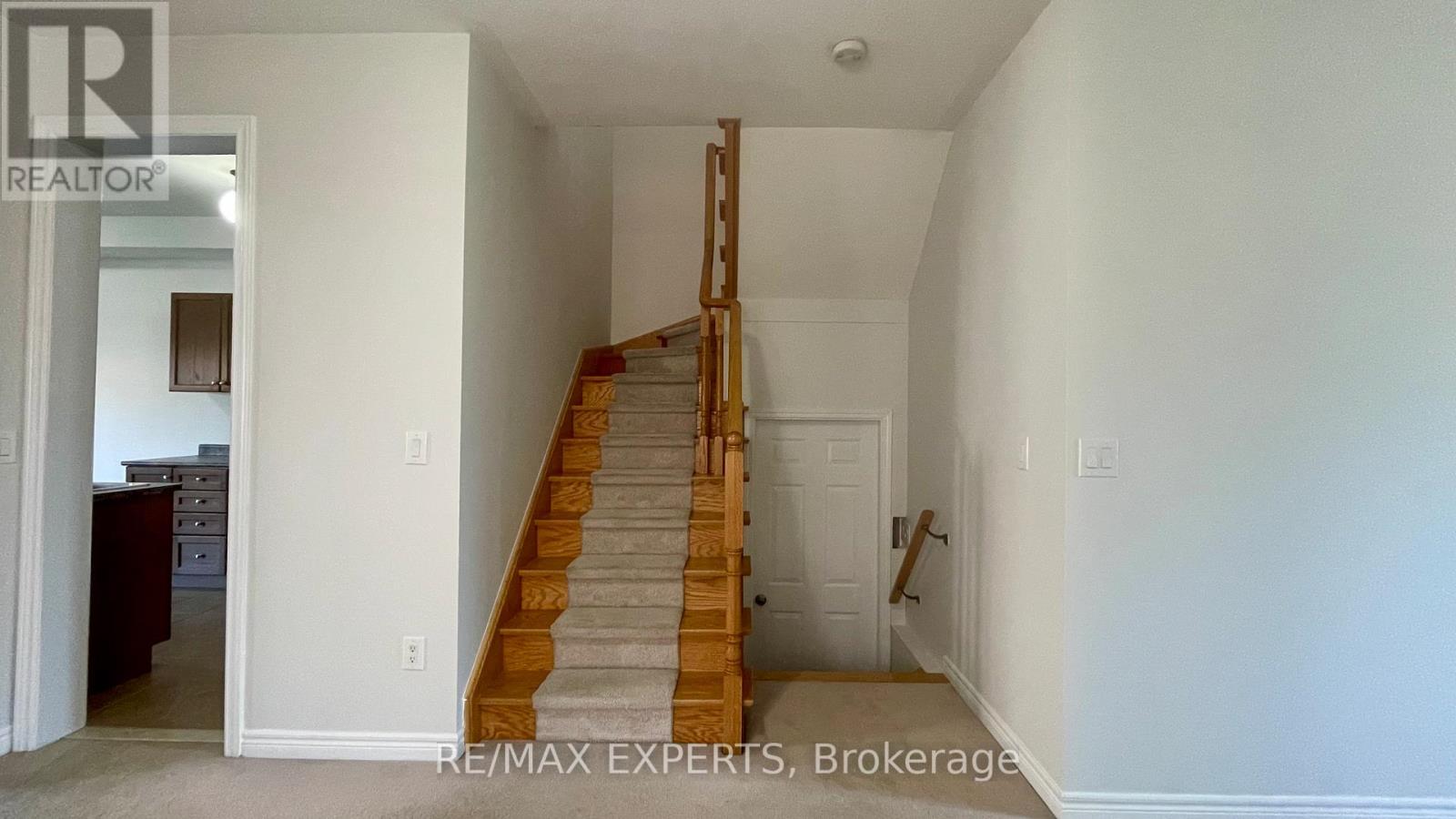 67 Clearfield Drive, Brampton, Ontario  L6P 3J4 - Photo 6 - W12449846