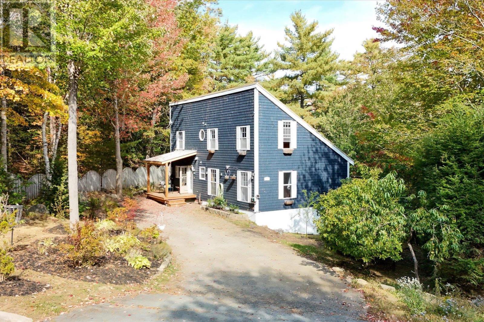 115 Parkdale Avenue, Bridgewater, Nova Scotia  B4V 1L8 - Photo 6 - 202525334