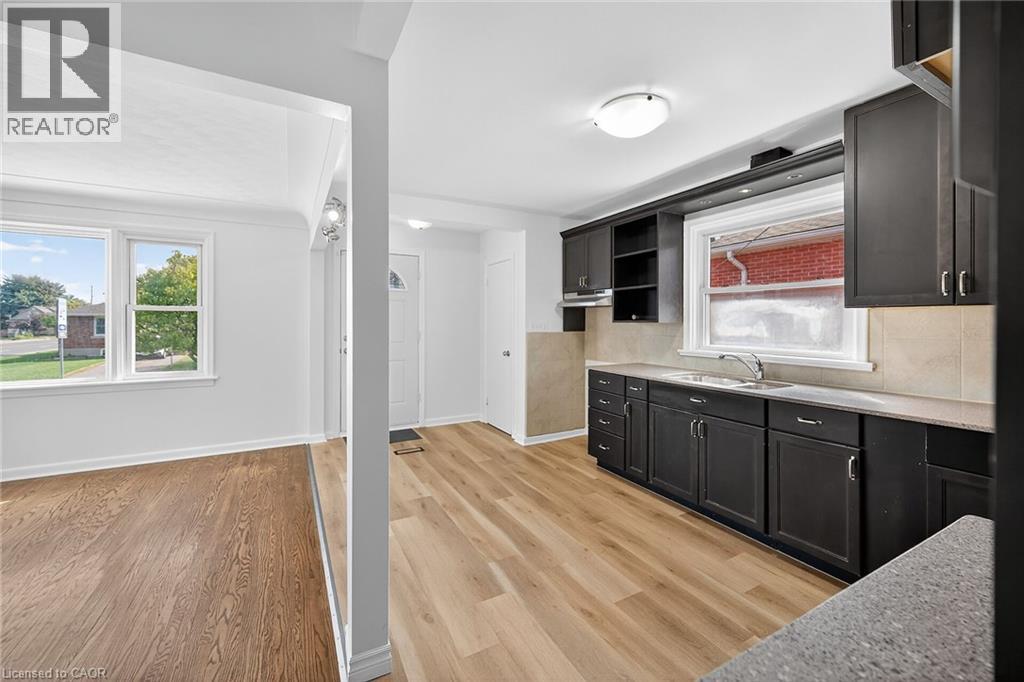 314 East 16th Street, Hamilton, Ontario  L9A 4J9 - Photo 10 - 40777046