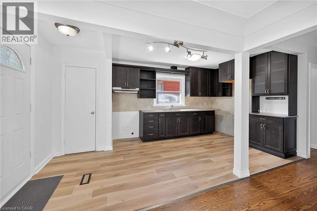 314 East 16th Street, Hamilton, Ontario  L9A 4J9 - Photo 12 - 40777046