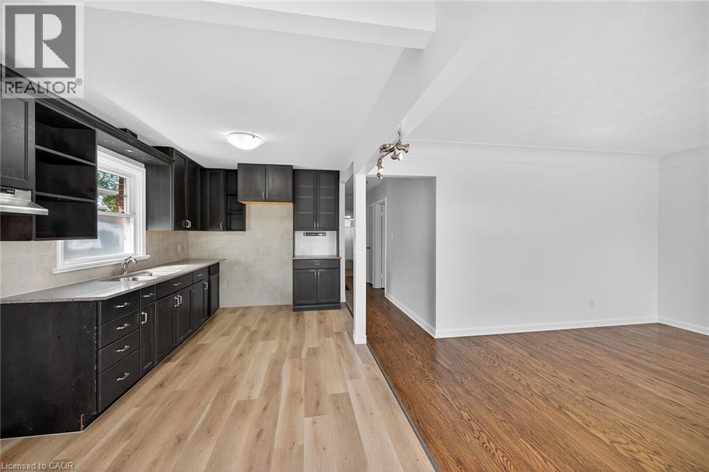 314 East 16th Street, Hamilton, Ontario  L9A 4J9 - Photo 14 - 40777046