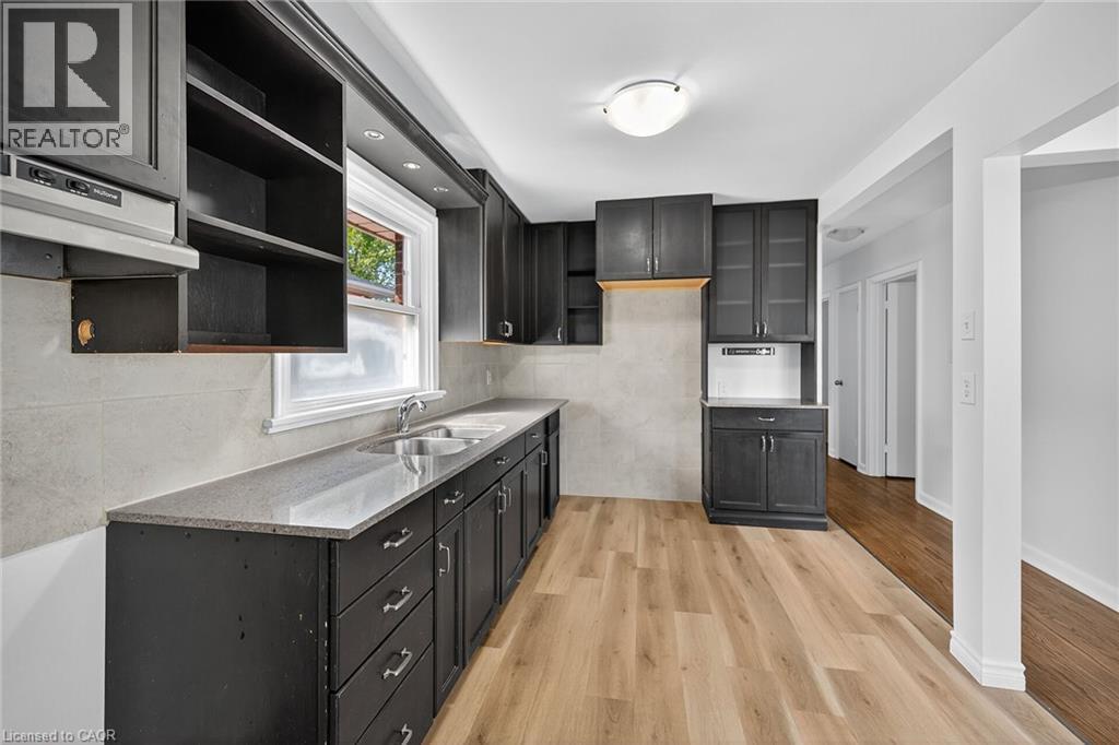 314 East 16th Street, Hamilton, Ontario  L9A 4J9 - Photo 15 - 40777046