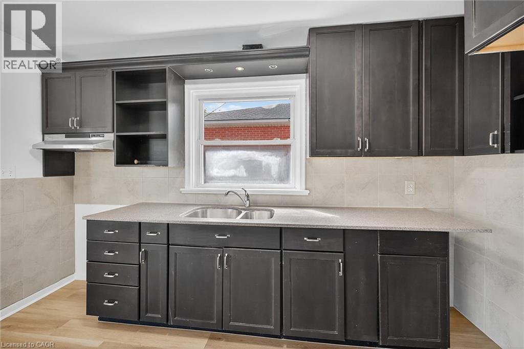 314 East 16th Street, Hamilton, Ontario  L9A 4J9 - Photo 16 - 40777046