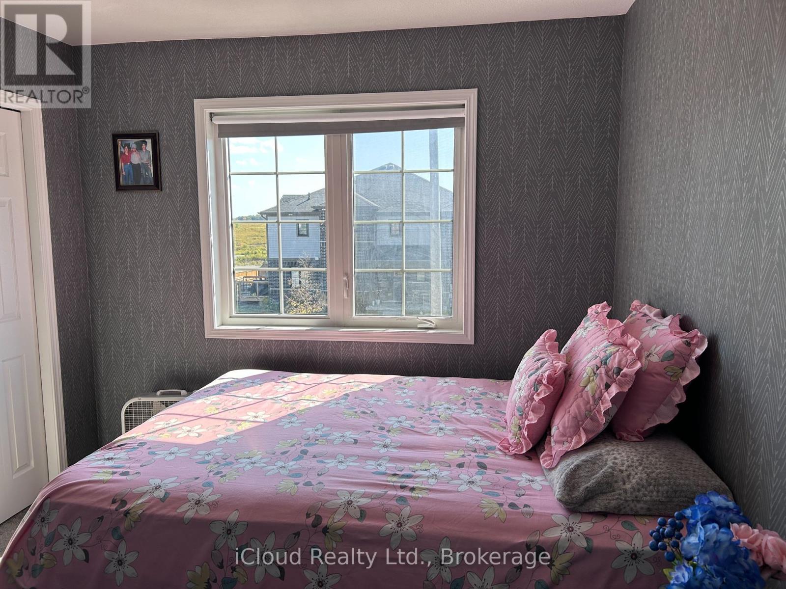 901 Tartan Court, Kitchener, Ontario  N2R 0N2 - Photo 15 - X12449788