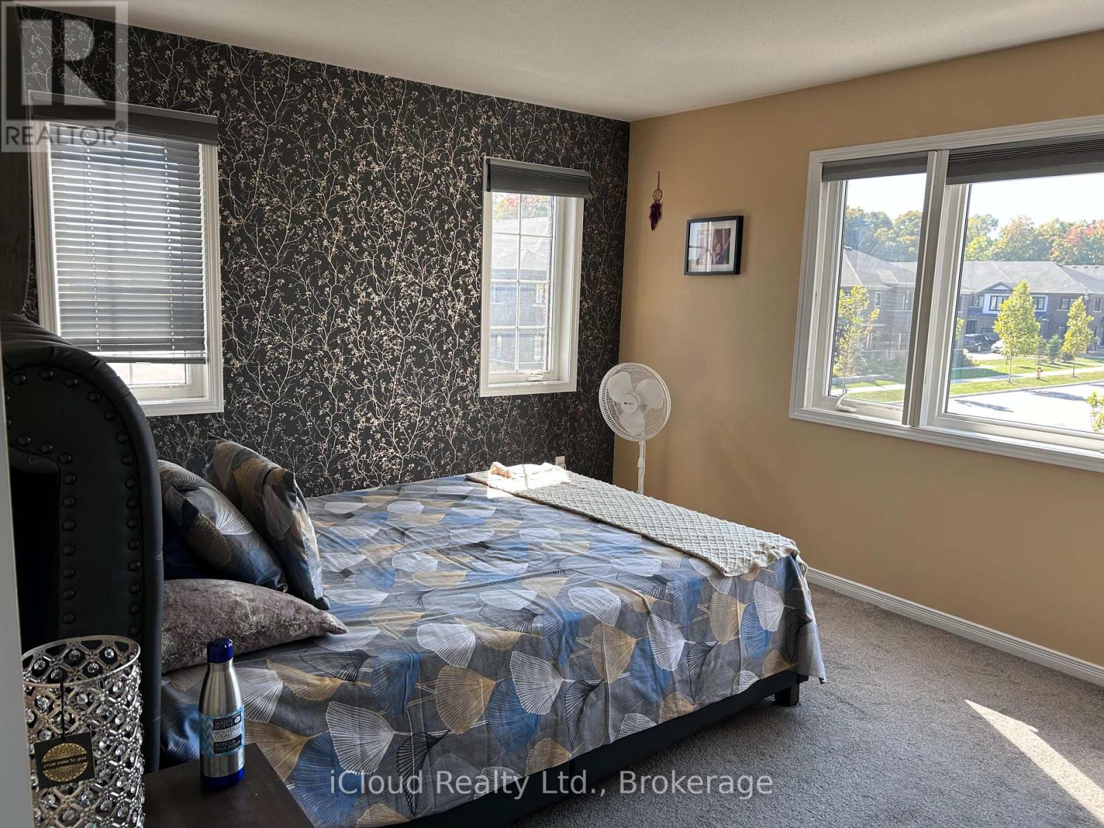 901 Tartan Court, Kitchener, Ontario  N2R 0N2 - Photo 16 - X12449788