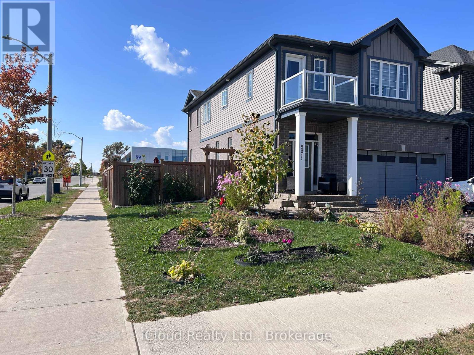 901 Tartan Court, Kitchener, Ontario  N2R 0N2 - Photo 2 - X12449788