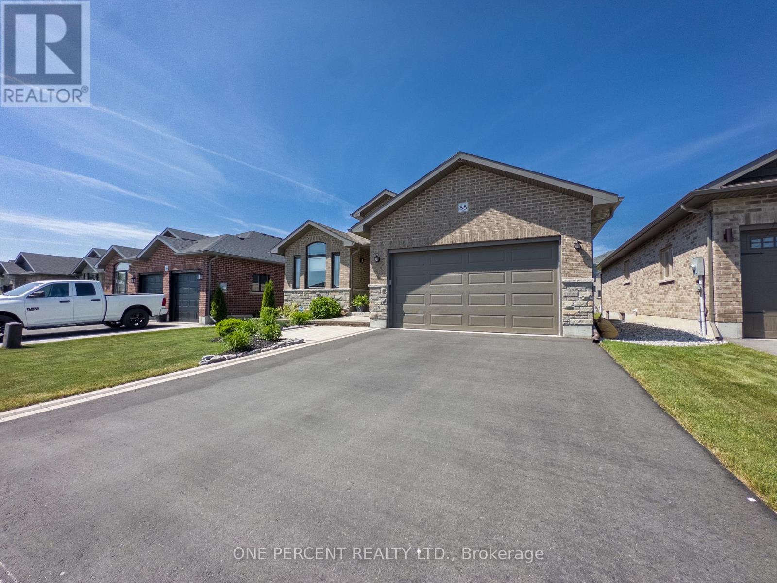 88 Essex Drive, Belleville, Ontario  K8N 0J1 - Photo 4 - X12449802