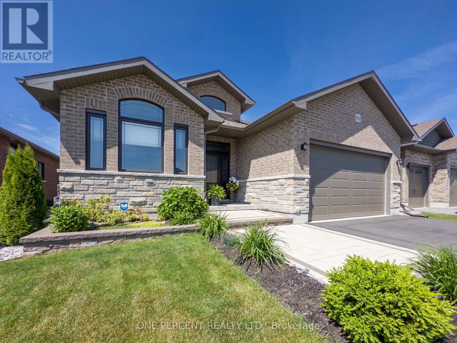 88 Essex Drive, Belleville, Ontario  K8N 0J1 - Photo 5 - X12449802