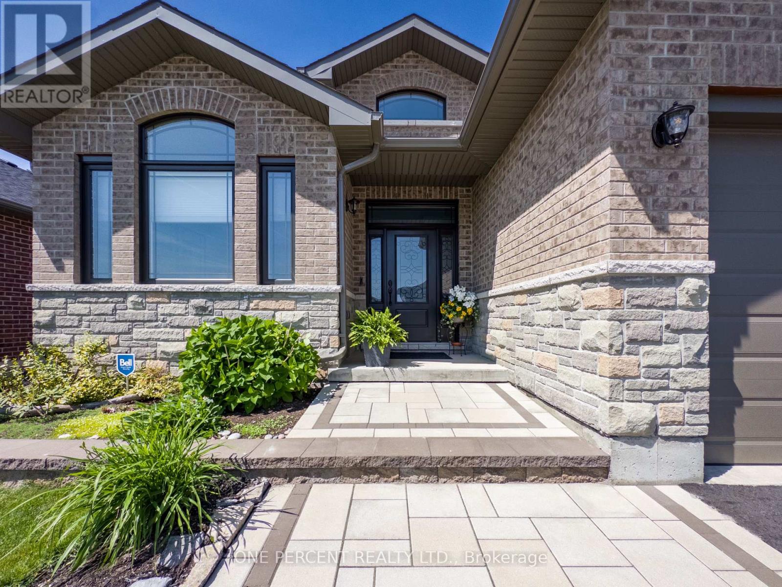 88 Essex Drive, Belleville, Ontario  K8N 0J1 - Photo 6 - X12449802