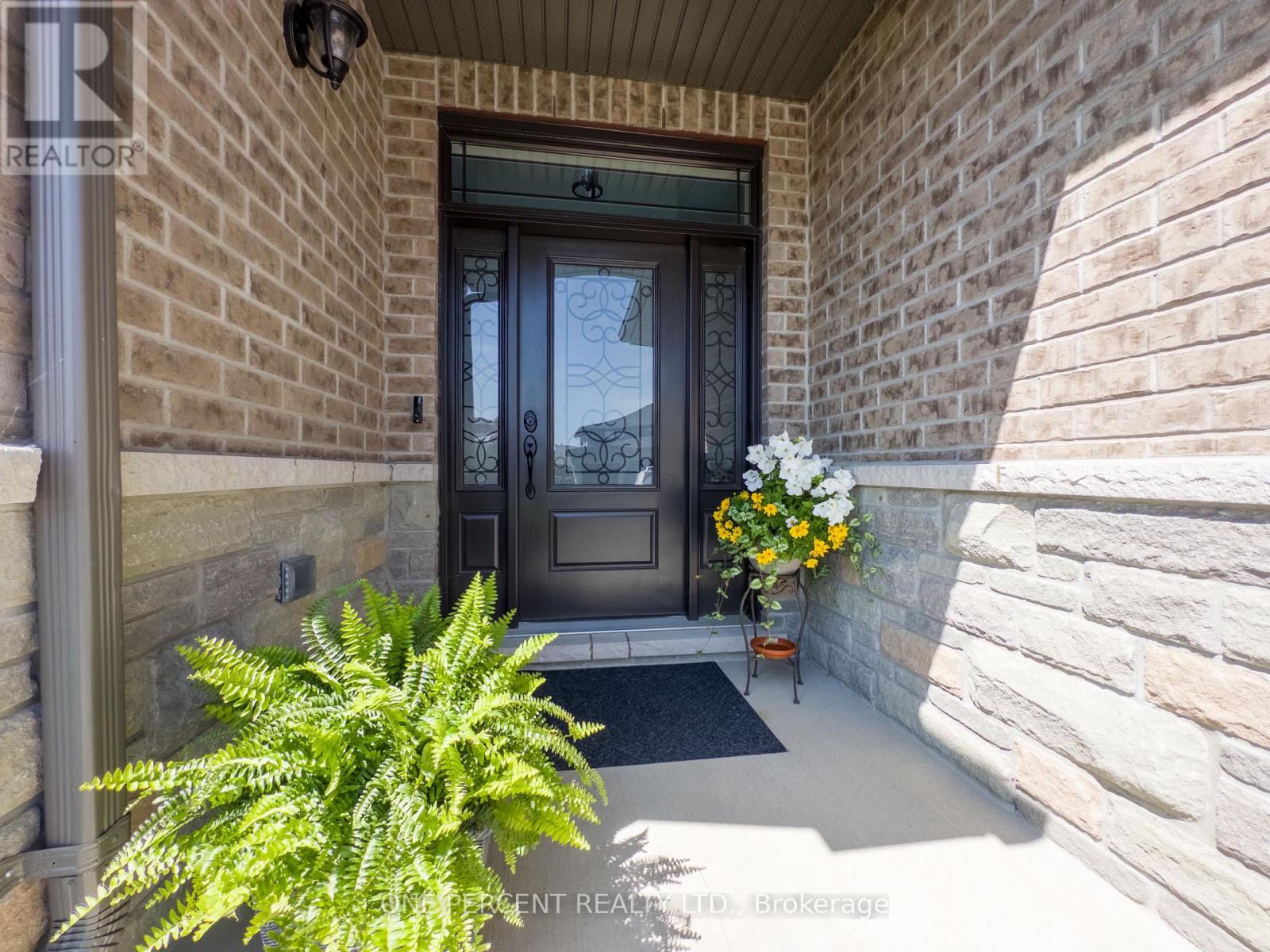 88 Essex Drive, Belleville, Ontario  K8N 0J1 - Photo 7 - X12449802