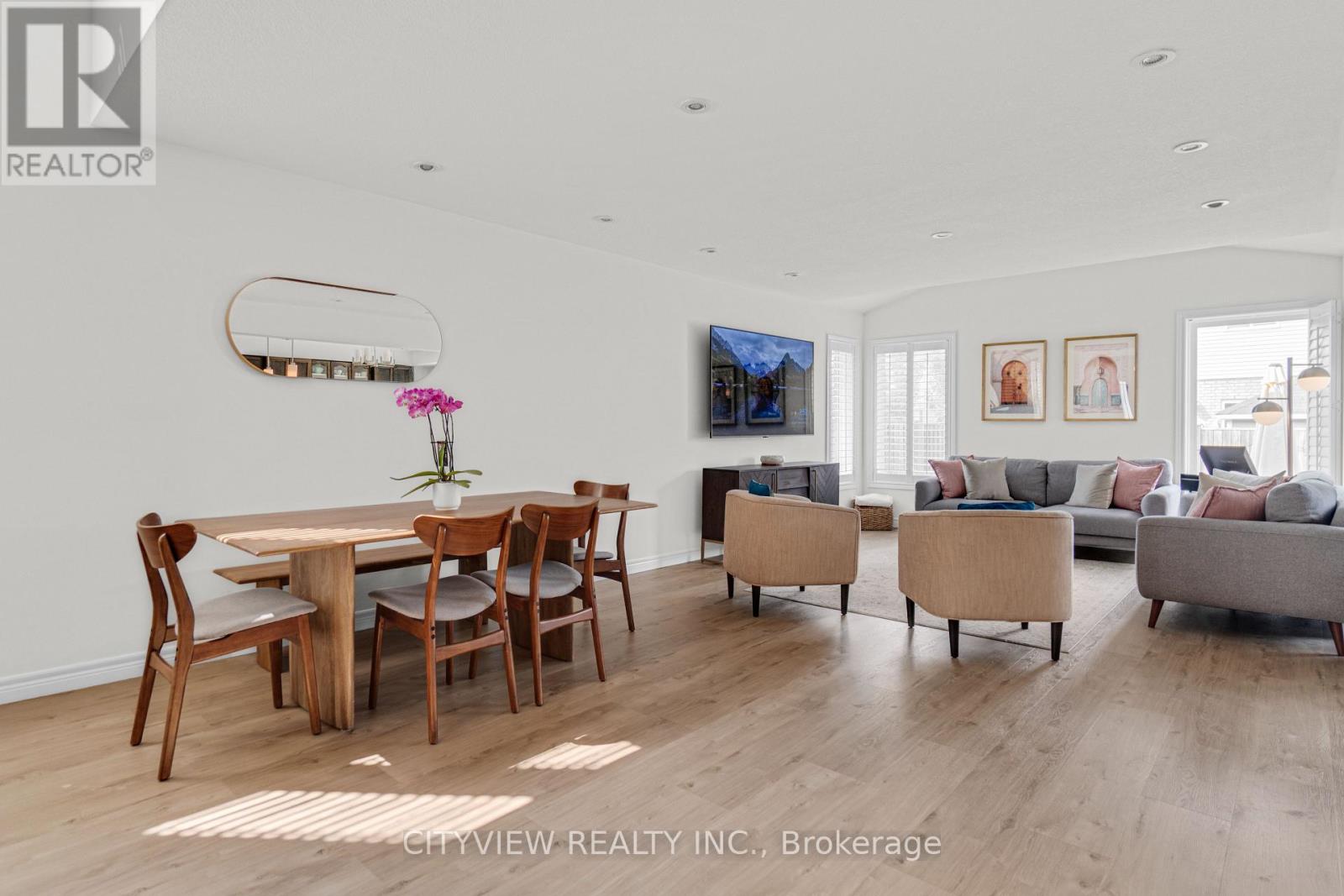41 Bellagio Avenue, Hamilton, Ontario  L0R 1P0 - Photo 4 - X12449806