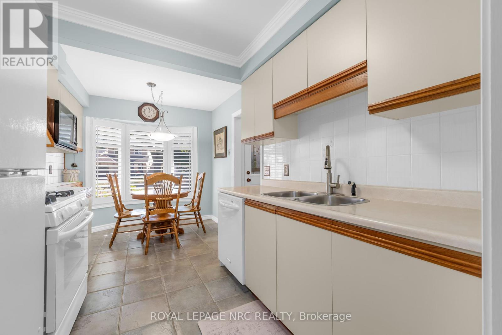 3 - 15 Ellington Avenue, Hamilton, Ontario  L8E 4P3 - Photo 11 - X12449836