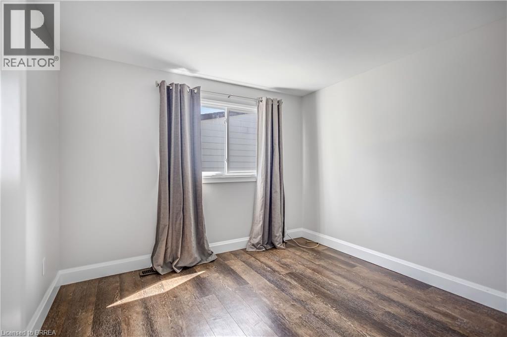 8 Oakhill Drive Unit# A, Brantford, Ontario  N3T 1R1 - Photo 18 - 40760714