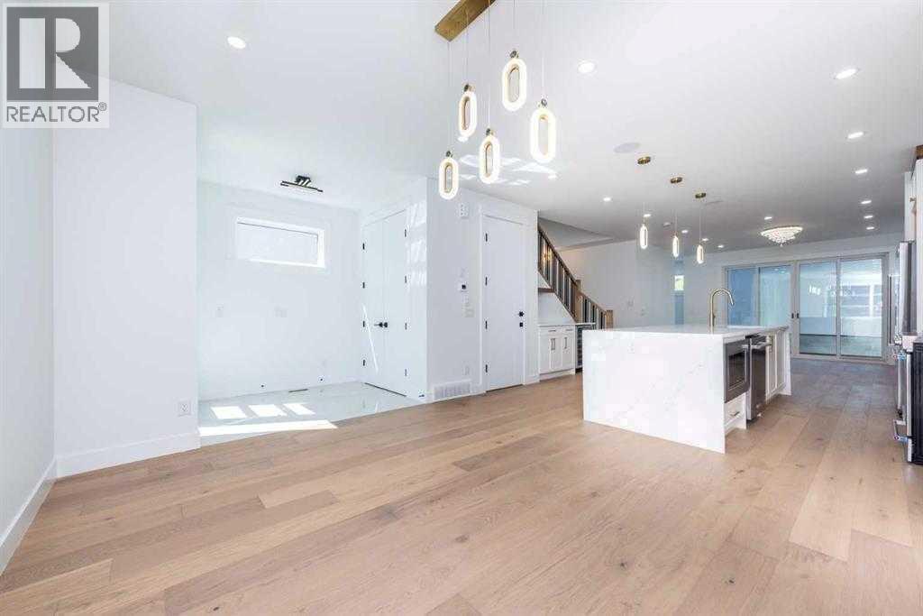 105 Hartford Road Nw, Calgary, Alberta  T2K 2A7 - Photo 11 - A2261195