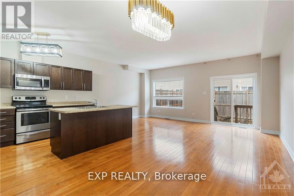 36 Bellwood Drive, Arnprior, Ontario  K7S 0H3 - Photo 5 - X12450082