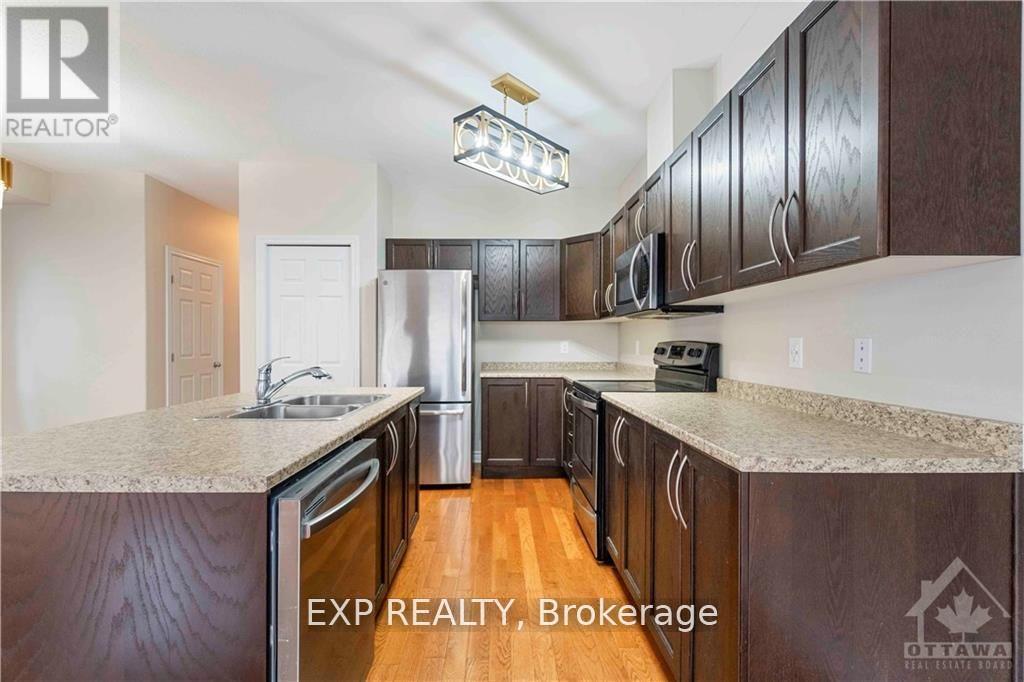 36 Bellwood Drive, Arnprior, Ontario  K7S 0H3 - Photo 8 - X12450082