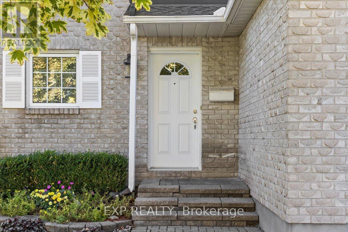 1678 Boisbriand Crescent, Ottawa, Ontario  K1C 4V5 - Photo 2 - X12450098