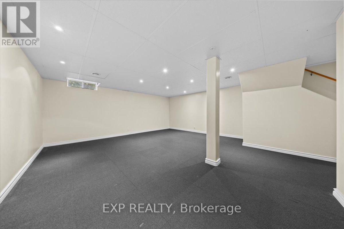 1678 Boisbriand Crescent, Ottawa, Ontario  K1C 4V5 - Photo 32 - X12450098