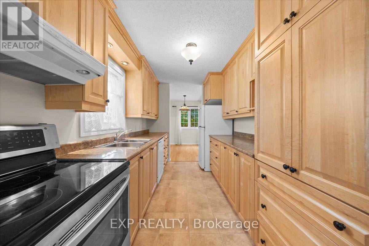 1678 Boisbriand Crescent, Ottawa, Ontario  K1C 4V5 - Photo 8 - X12450098
