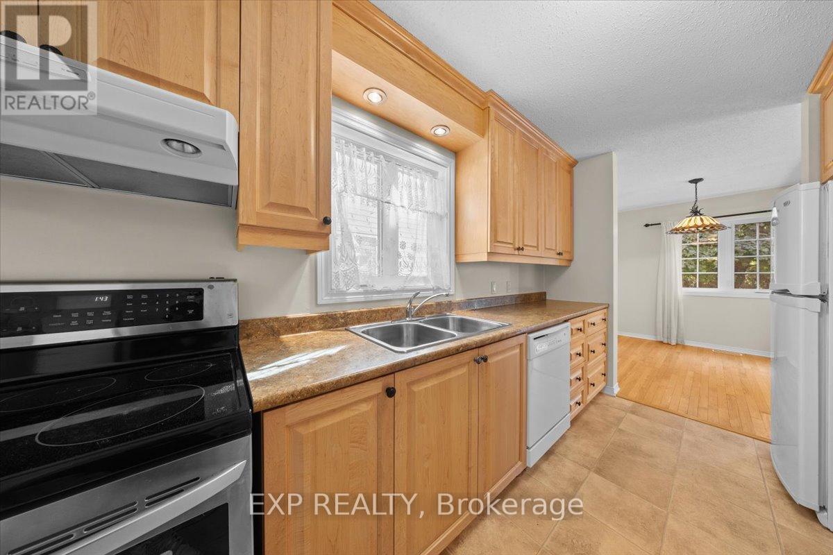 1678 Boisbriand Crescent, Ottawa, Ontario  K1C 4V5 - Photo 9 - X12450098
