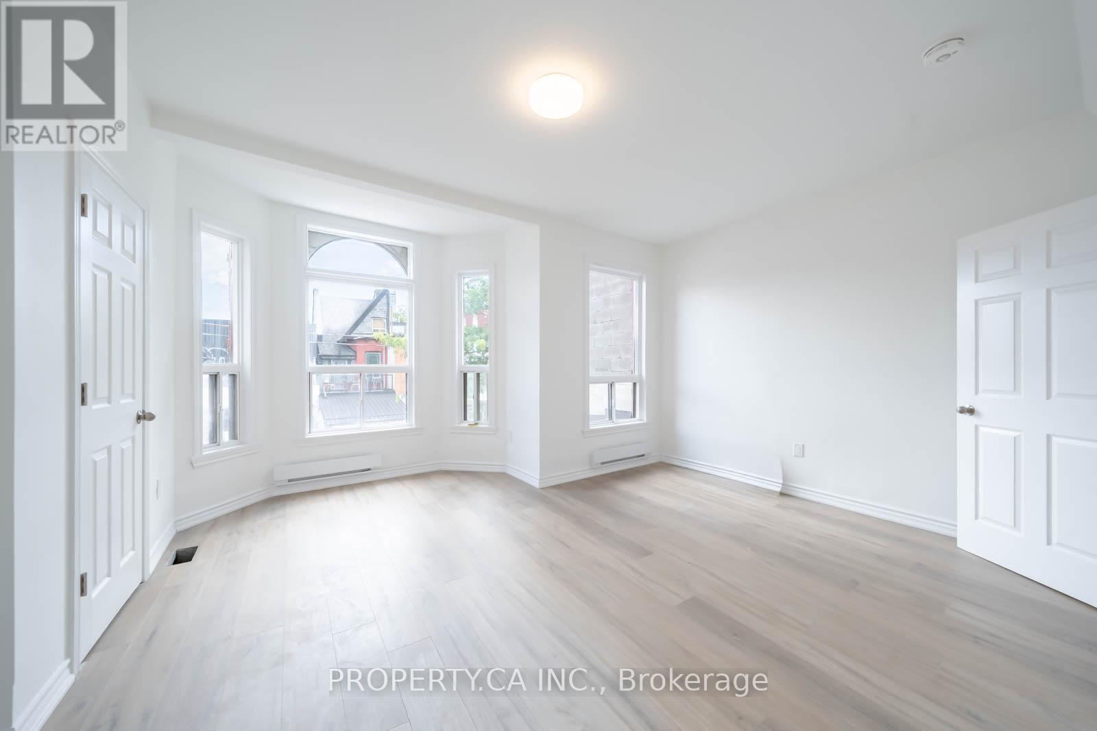 2ND/3RD FLR - 196 AUGUSTA AVENUE, Toronto, Ontario
