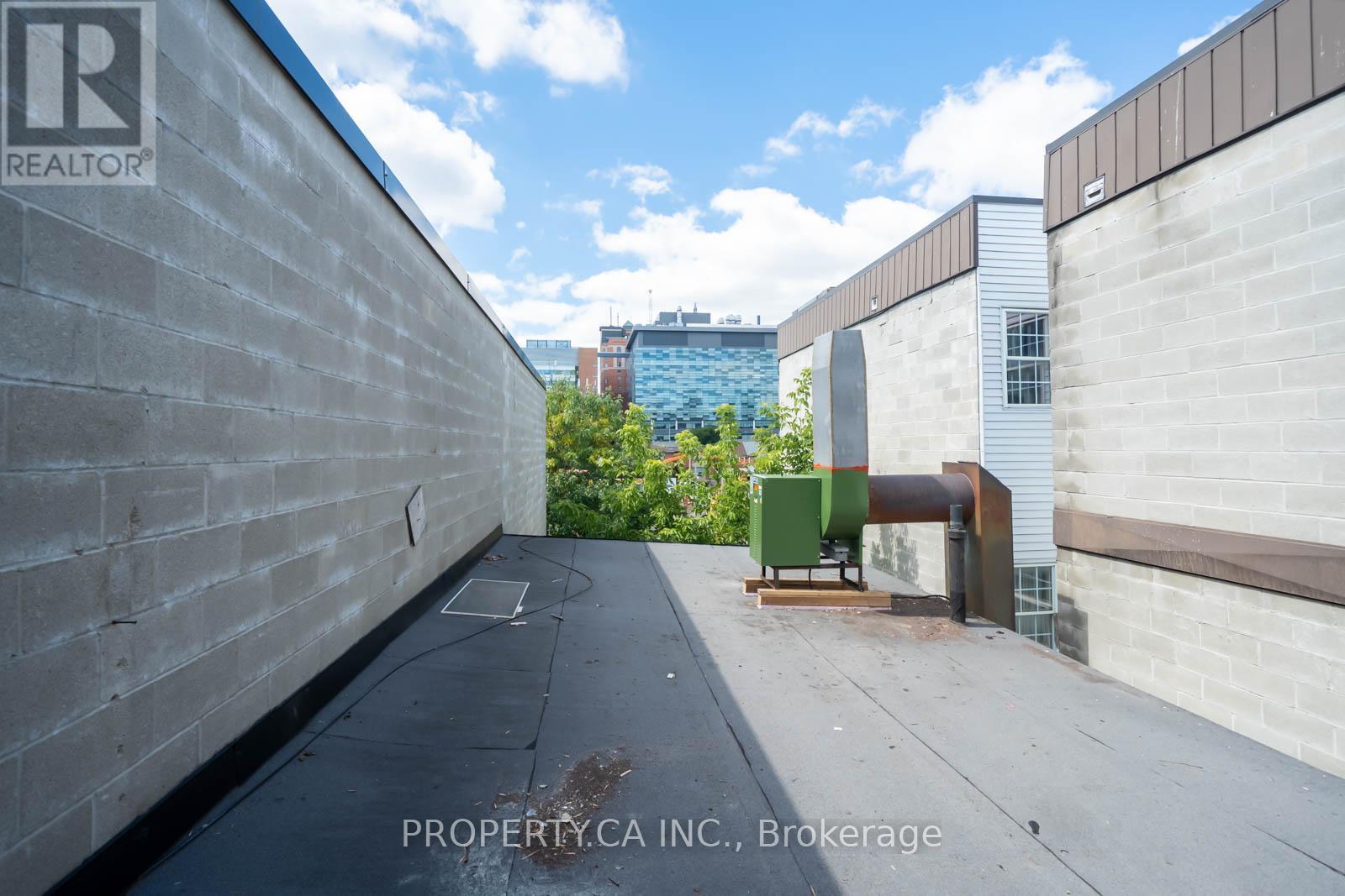 2nd/3rd Flr - 196 Augusta Avenue, Toronto, Ontario  M5T 2L6 - Photo 13 - C12449859