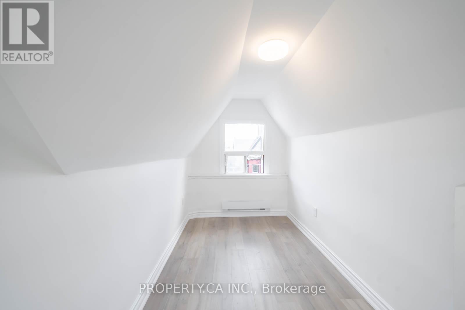 2nd/3rd Flr - 196 Augusta Avenue, Toronto, Ontario  M5T 2L6 - Photo 14 - C12449859