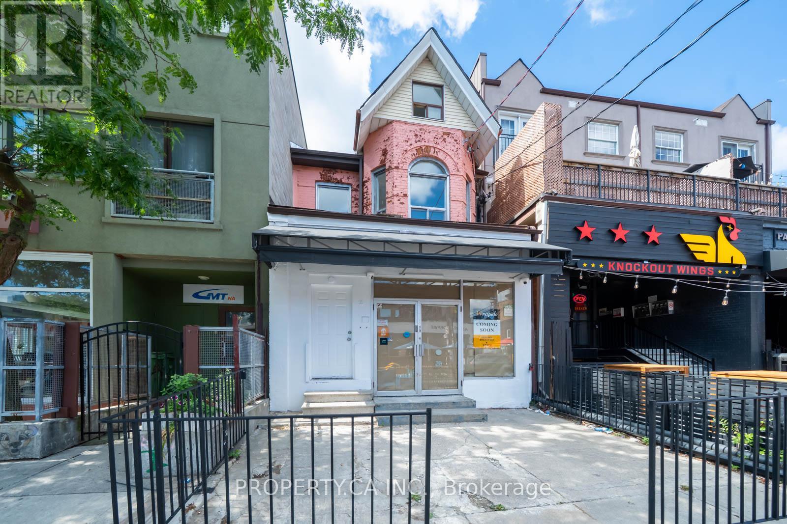 2nd/3rd Flr - 196 Augusta Avenue, Toronto, Ontario  M5T 2L6 - Photo 2 - C12449859