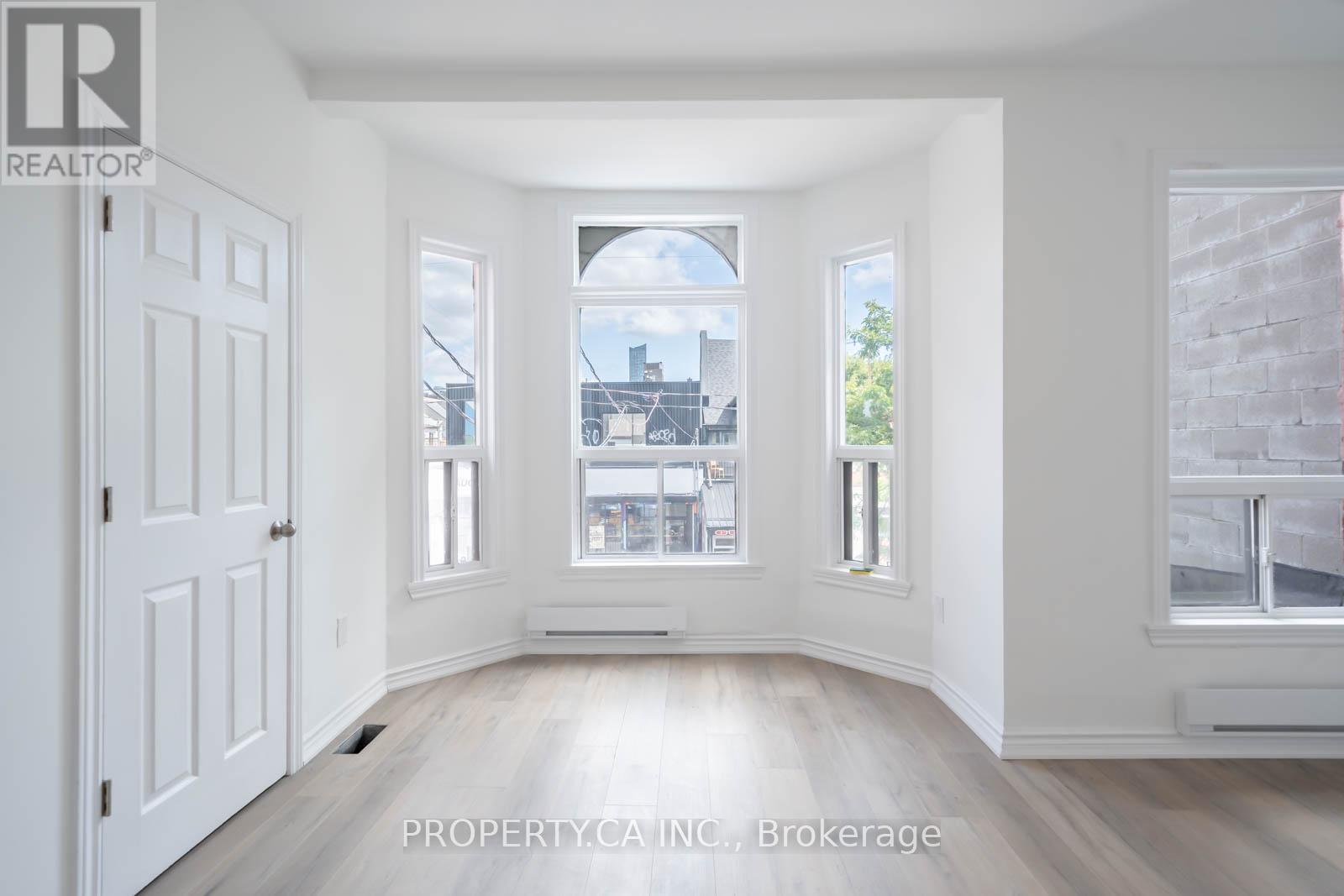 2nd/3rd Flr - 196 Augusta Avenue, Toronto, Ontario  M5T 2L6 - Photo 4 - C12449859