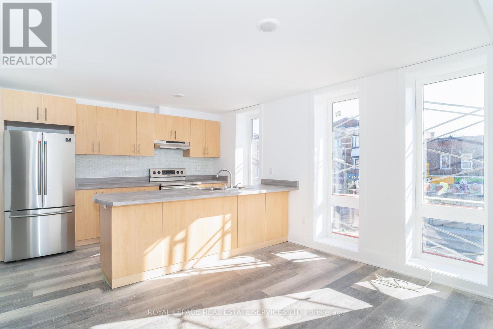 2a - 1106 St Clair Avenue W, Toronto, Ontario  M6E 1A7 - Photo 2 - C12449878