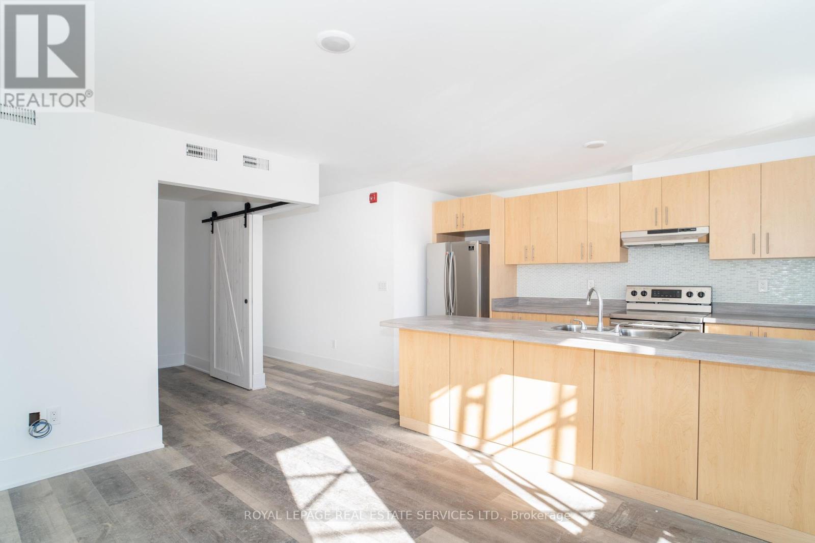 2a - 1106 St Clair Avenue W, Toronto, Ontario  M6E 1A7 - Photo 3 - C12449878