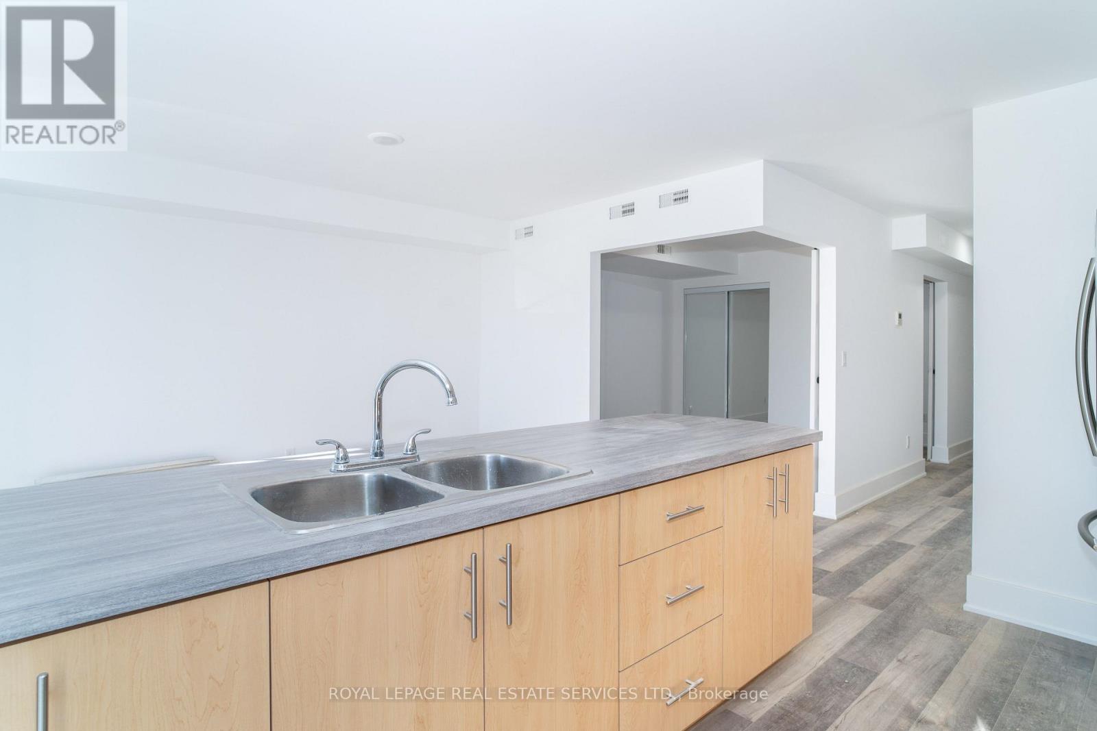 2a - 1106 St Clair Avenue W, Toronto, Ontario  M6E 1A7 - Photo 5 - C12449878