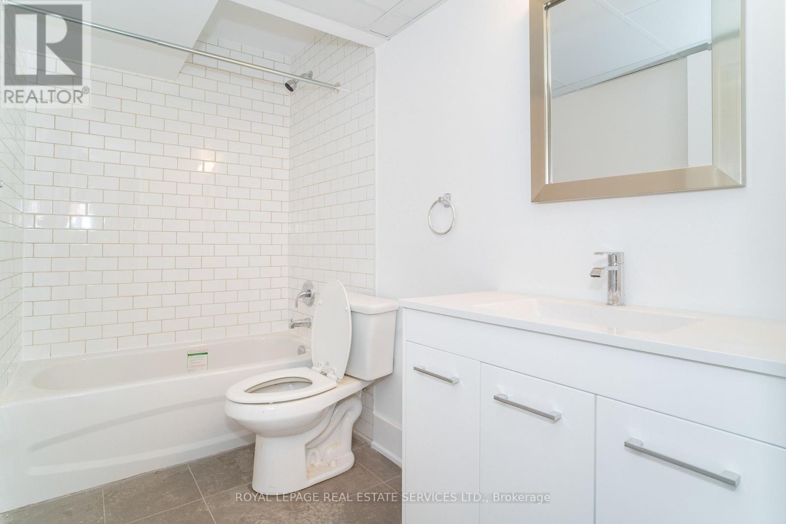 2a - 1106 St Clair Avenue W, Toronto, Ontario  M6E 1A7 - Photo 7 - C12449878