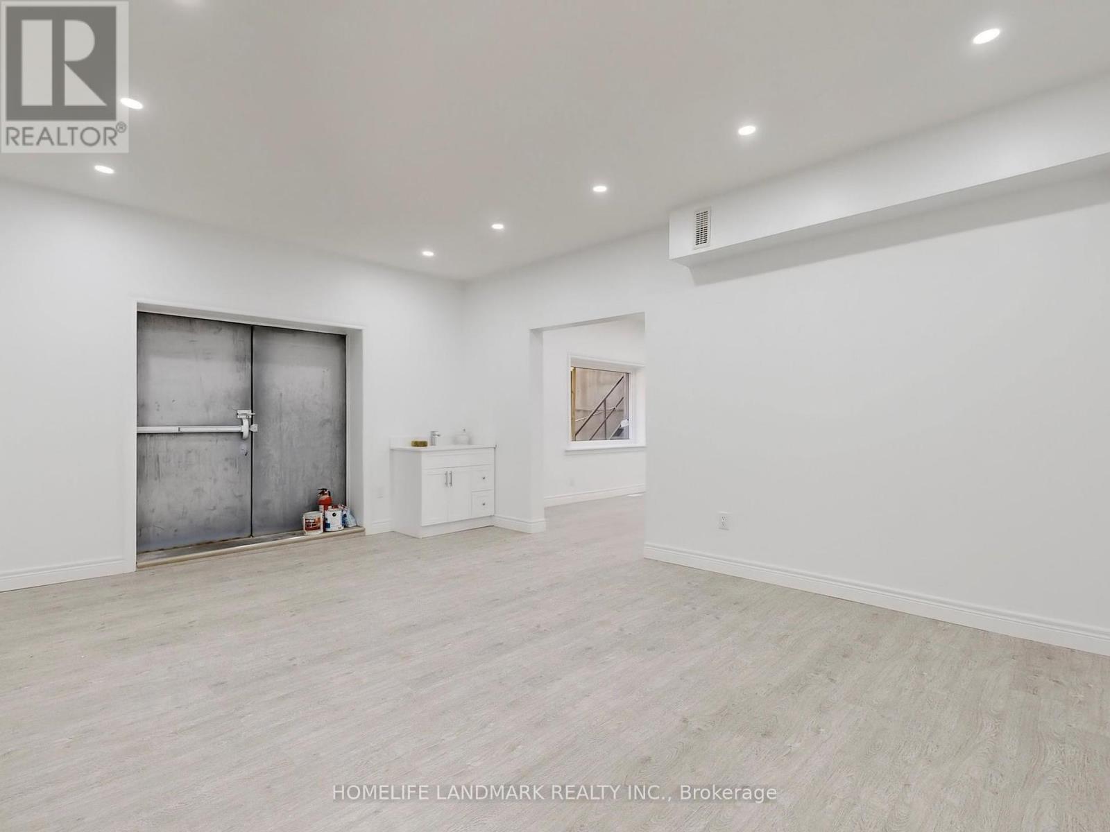 3229 Yonge Street, Toronto, Ontario  M4N 2L3 - Photo 11 - C12449884