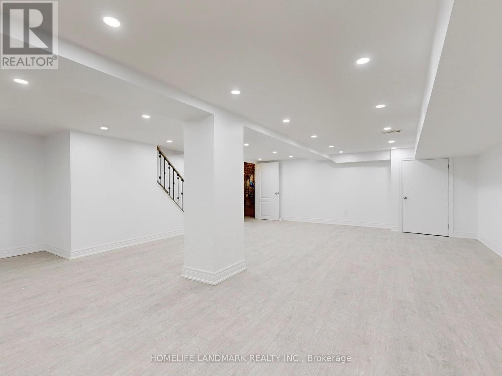 3229 Yonge Street, Toronto, Ontario  M4N 2L3 - Photo 17 - C12449884