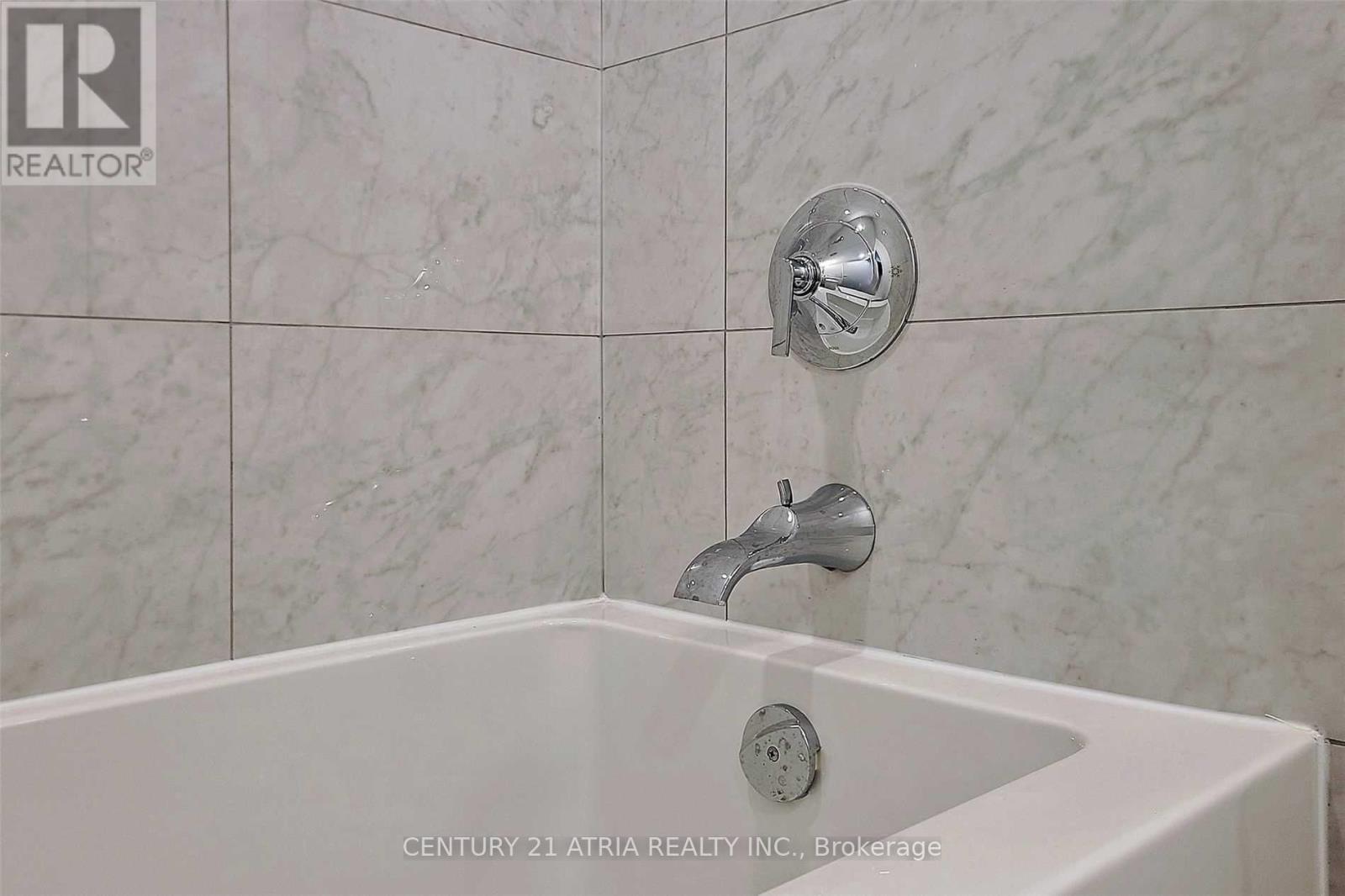 908 - 39 Roehampton Avenue, Toronto, Ontario  M4P 1P9 - Photo 18 - C12449895