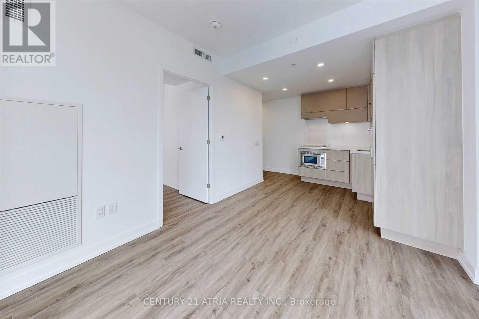 908 - 39 Roehampton Avenue, Toronto, Ontario  M4P 1P9 - Photo 6 - C12449895