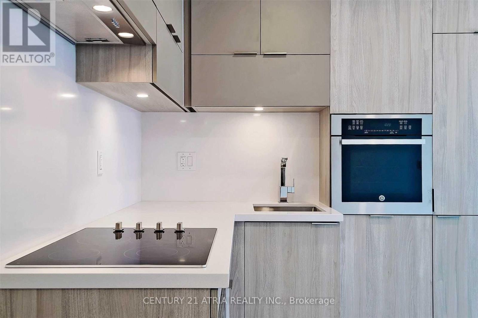 908 - 39 Roehampton Avenue, Toronto, Ontario  M4P 1P9 - Photo 7 - C12449895