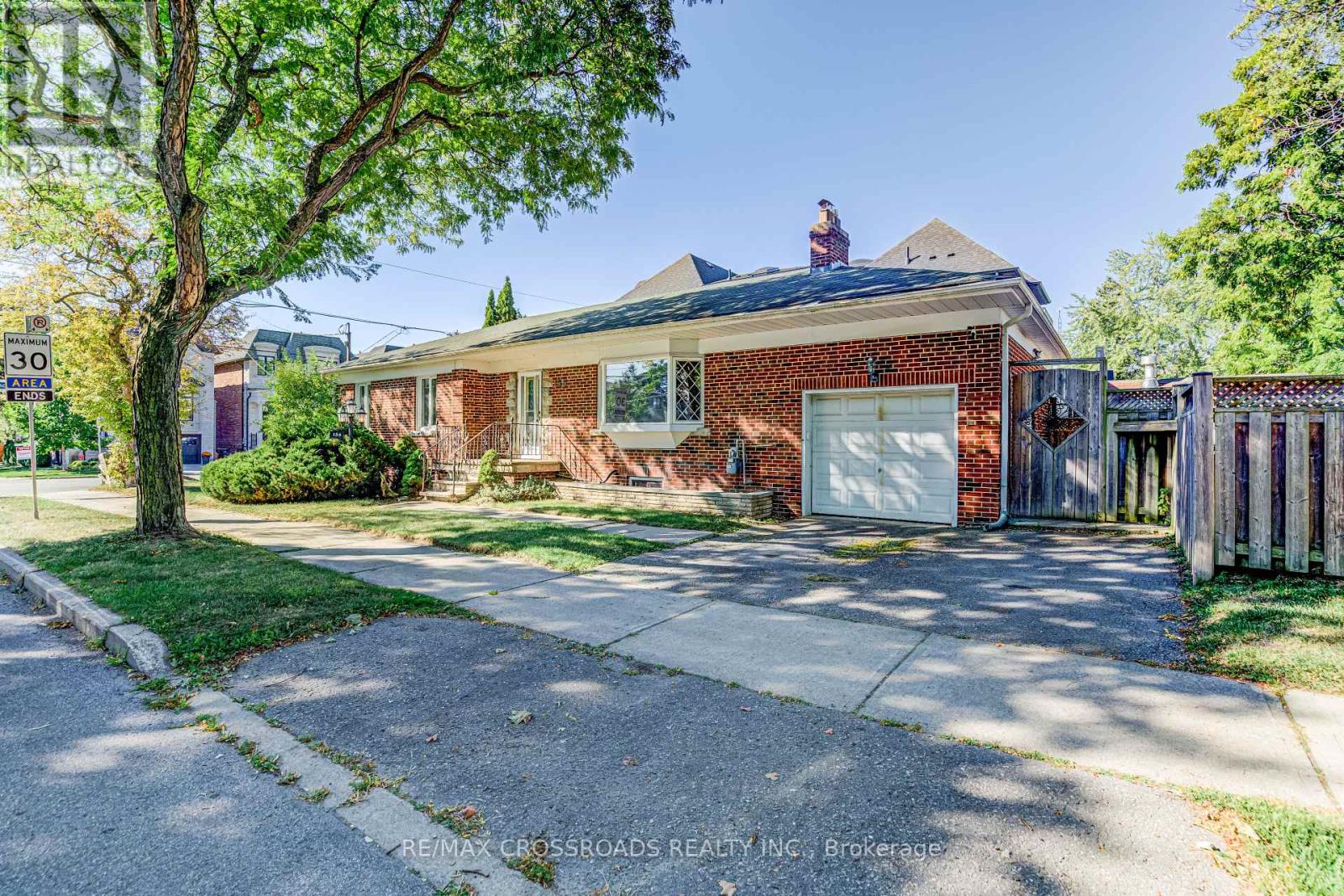 156 Florence Avenue, Toronto, Ontario  M2N 1G4 - Photo 3 - C12449900
