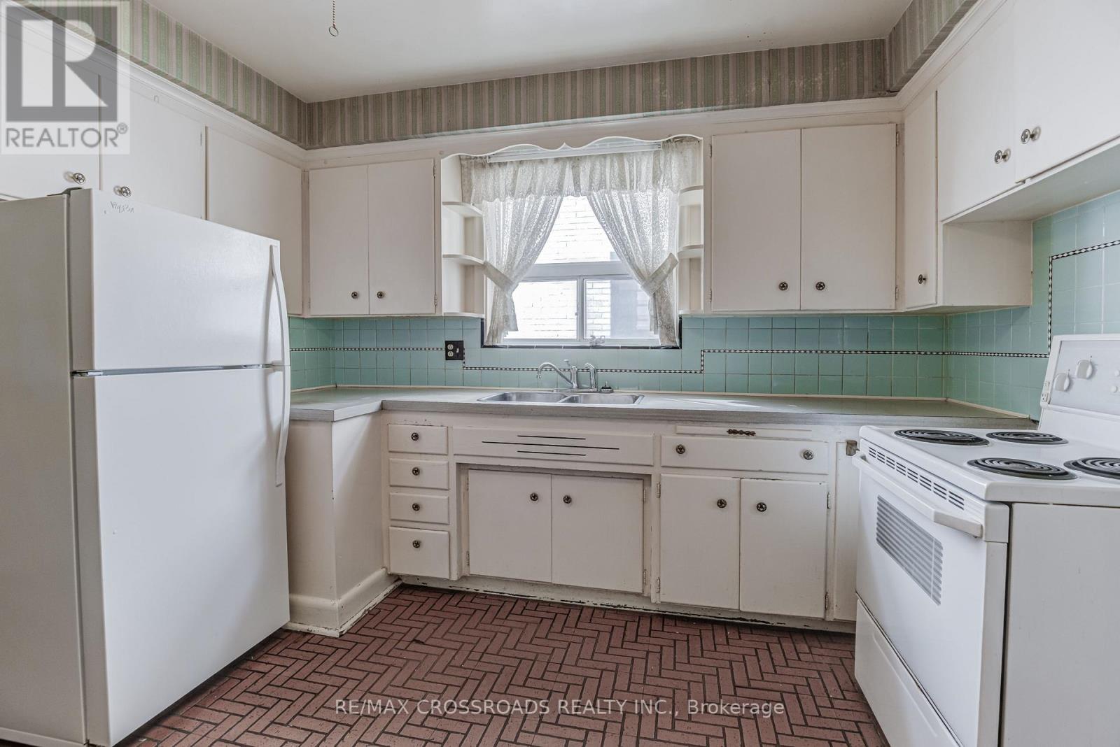 156 Florence Avenue, Toronto, Ontario  M2N 1G4 - Photo 8 - C12449900