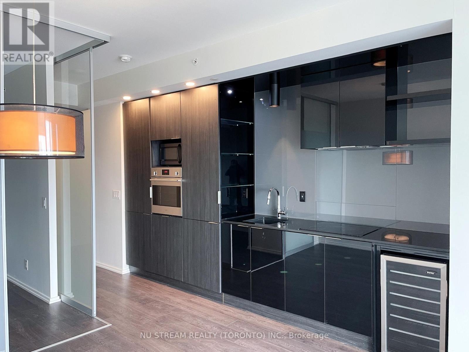 4001 - 70 Temperance Street, Toronto, Ontario  M5H 0B1 - Photo 5 - C12449952