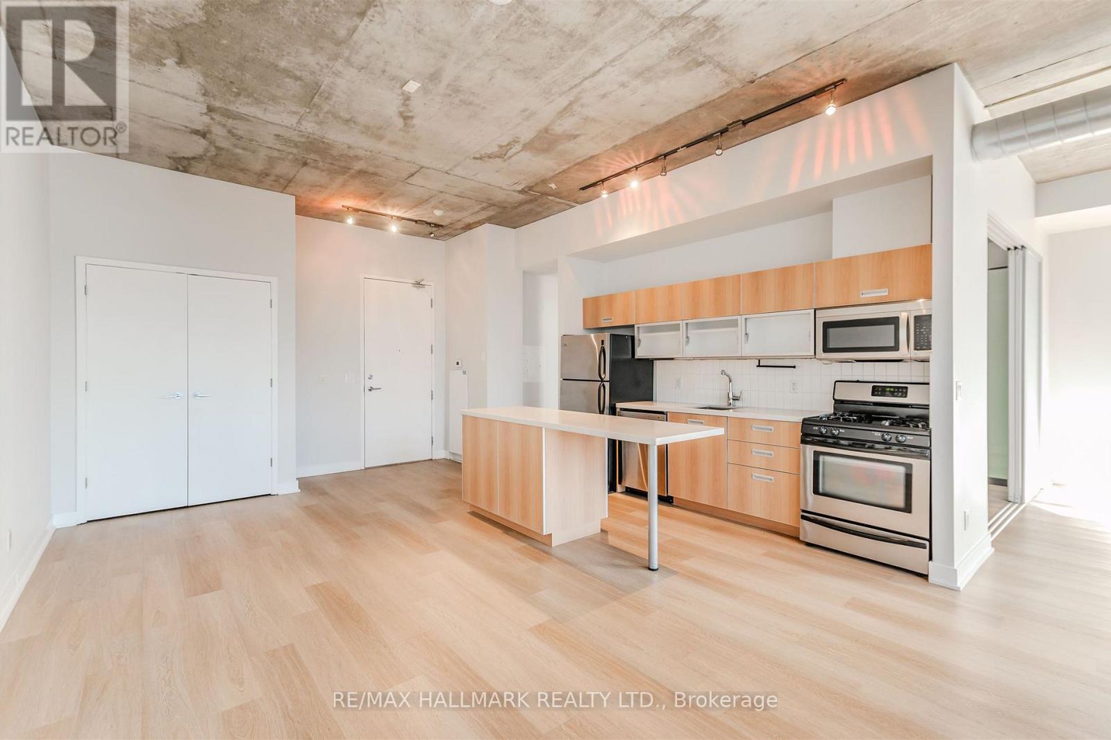 910 - 60 Bathurst Street, Toronto, Ontario  M5V 2P4 - Photo 14 - C12449985