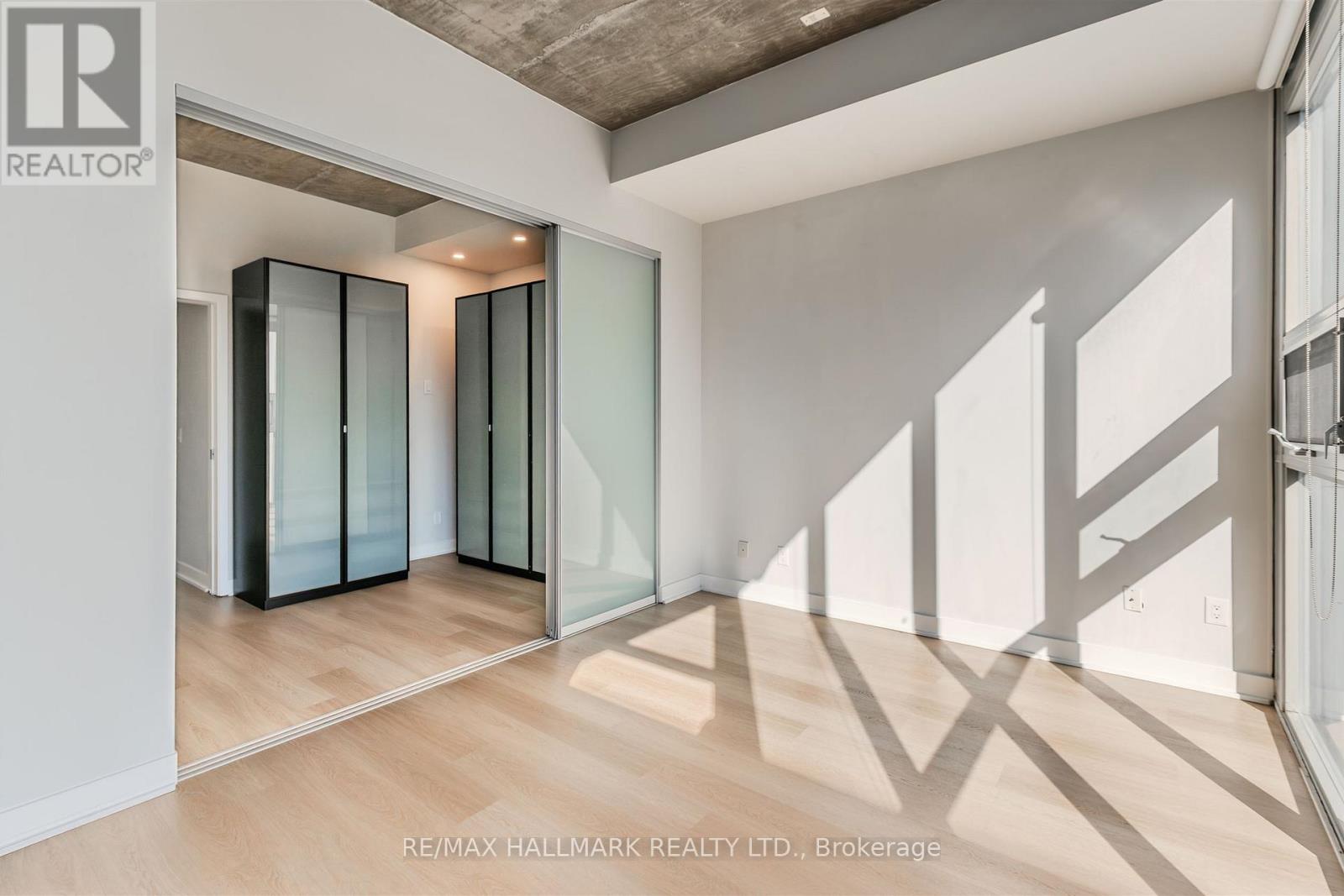 910 - 60 Bathurst Street, Toronto, Ontario  M5V 2P4 - Photo 19 - C12449985