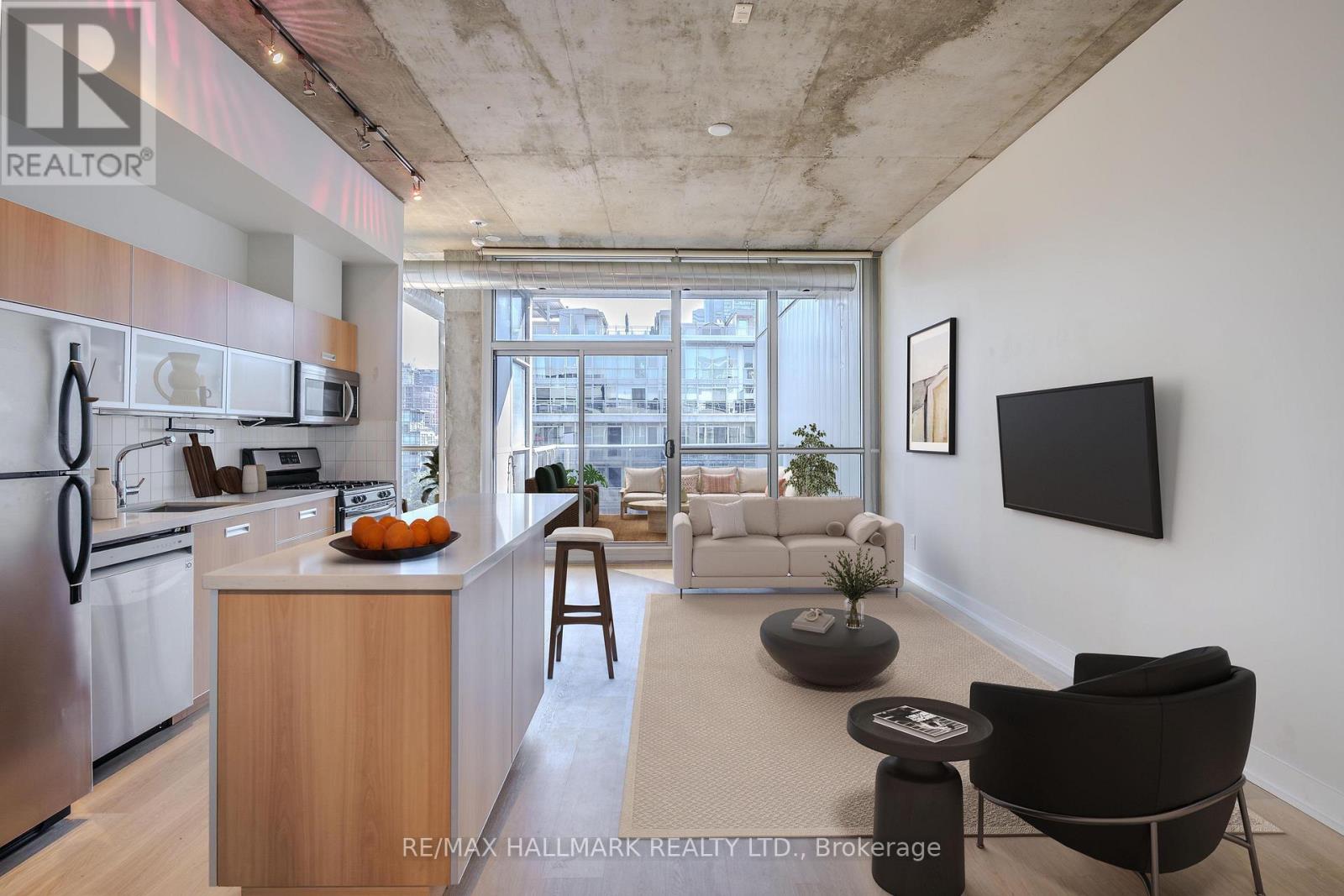 910 - 60 Bathurst Street, Toronto, Ontario  M5V 2P4 - Photo 3 - C12449985