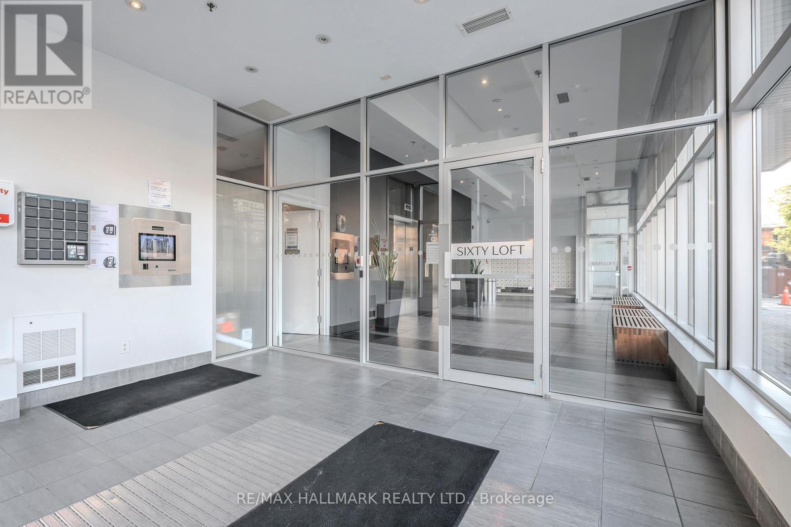 910 - 60 Bathurst Street, Toronto, Ontario  M5V 2P4 - Photo 39 - C12449985