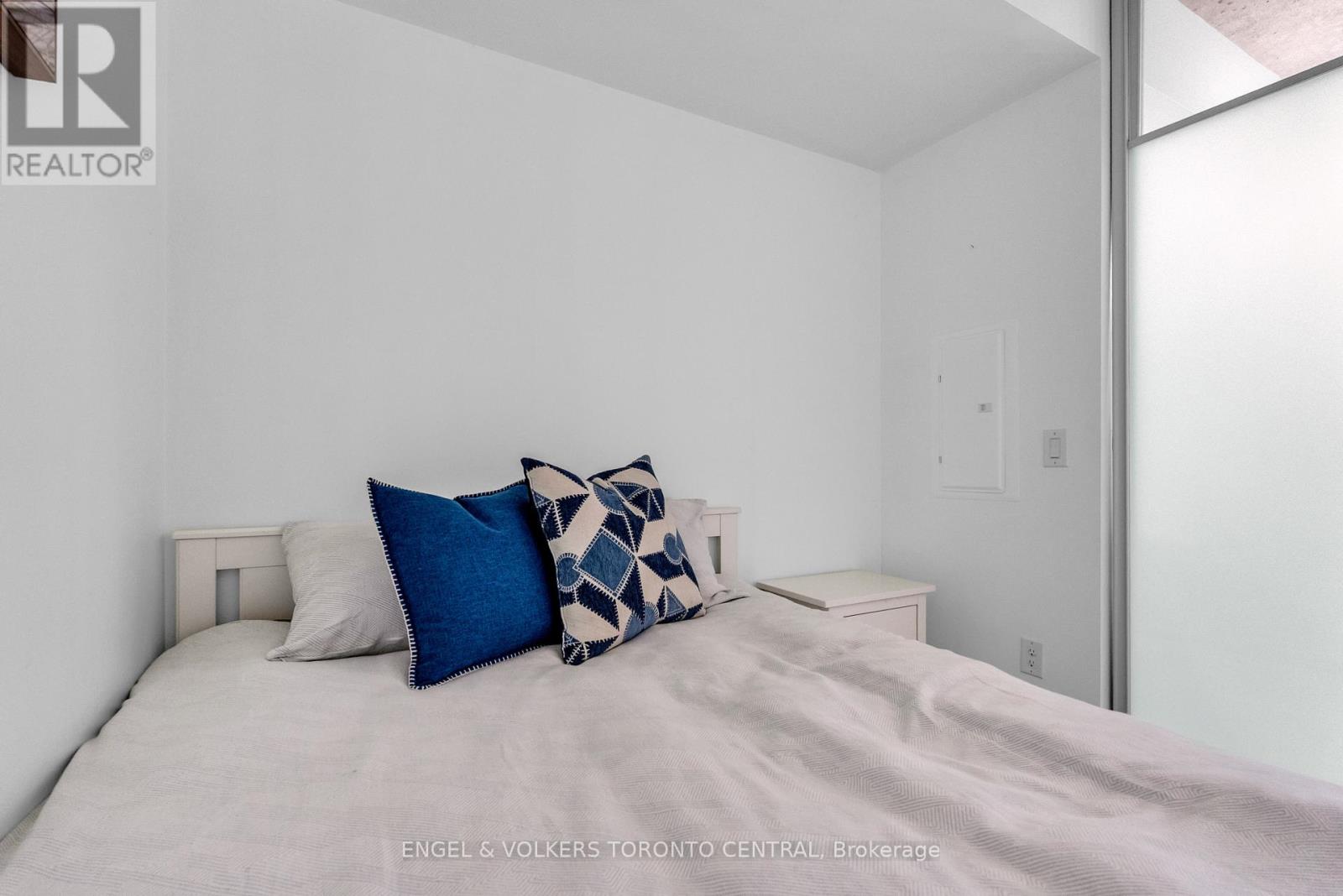 310 - 21 Lawren Harris Square, Toronto, Ontario  M5A 0T4 - Photo 11 - C12450006